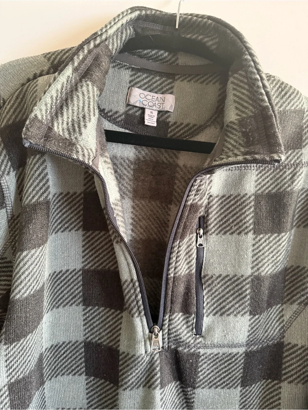 Ocean Coast Men’s Black & Light Green Buffalo Plaid Quarter-Zip Fleece Pullover